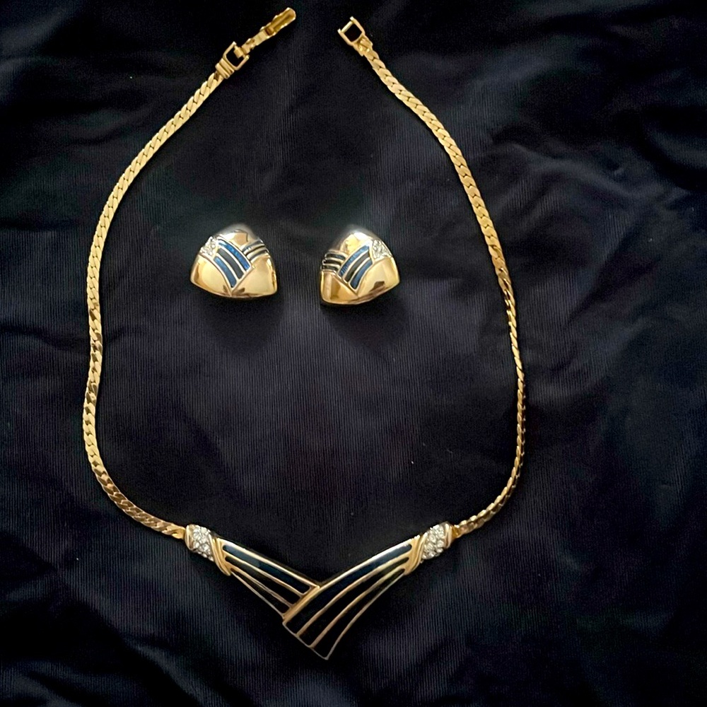 Beautiful, Navy Blue And Gold Set With Clip On Earrings Vintage